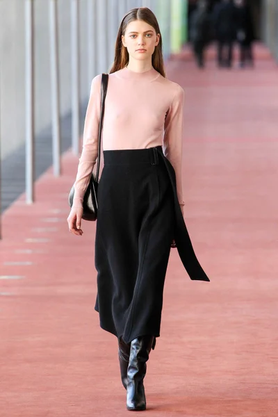 Look 3